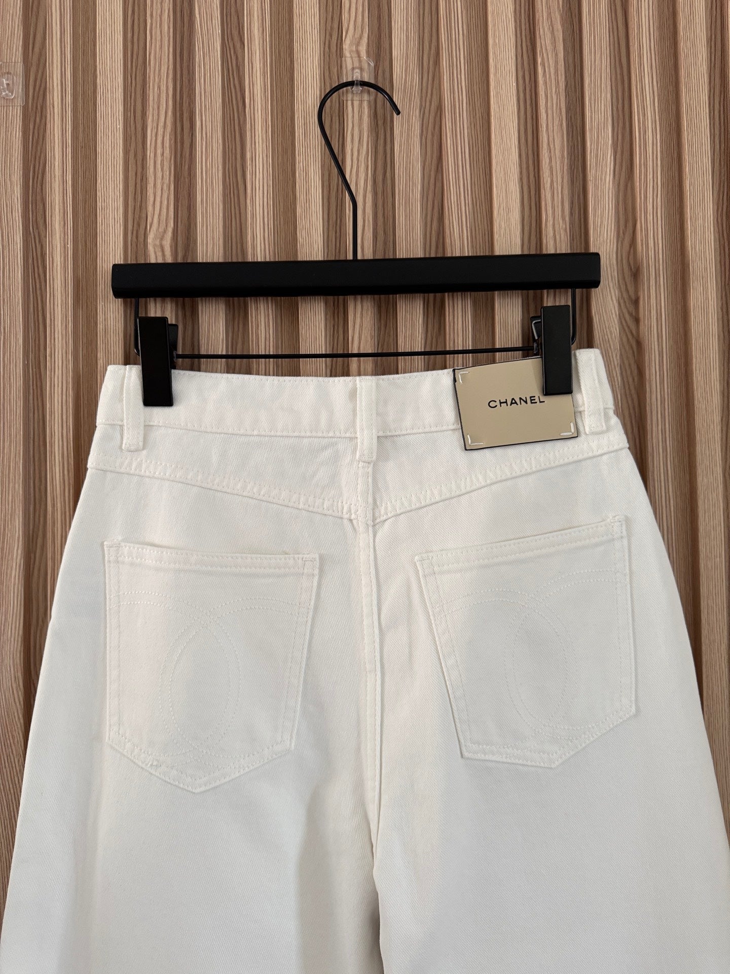 CHANEL 26S STRAIGHT-LEG JEANS 1391