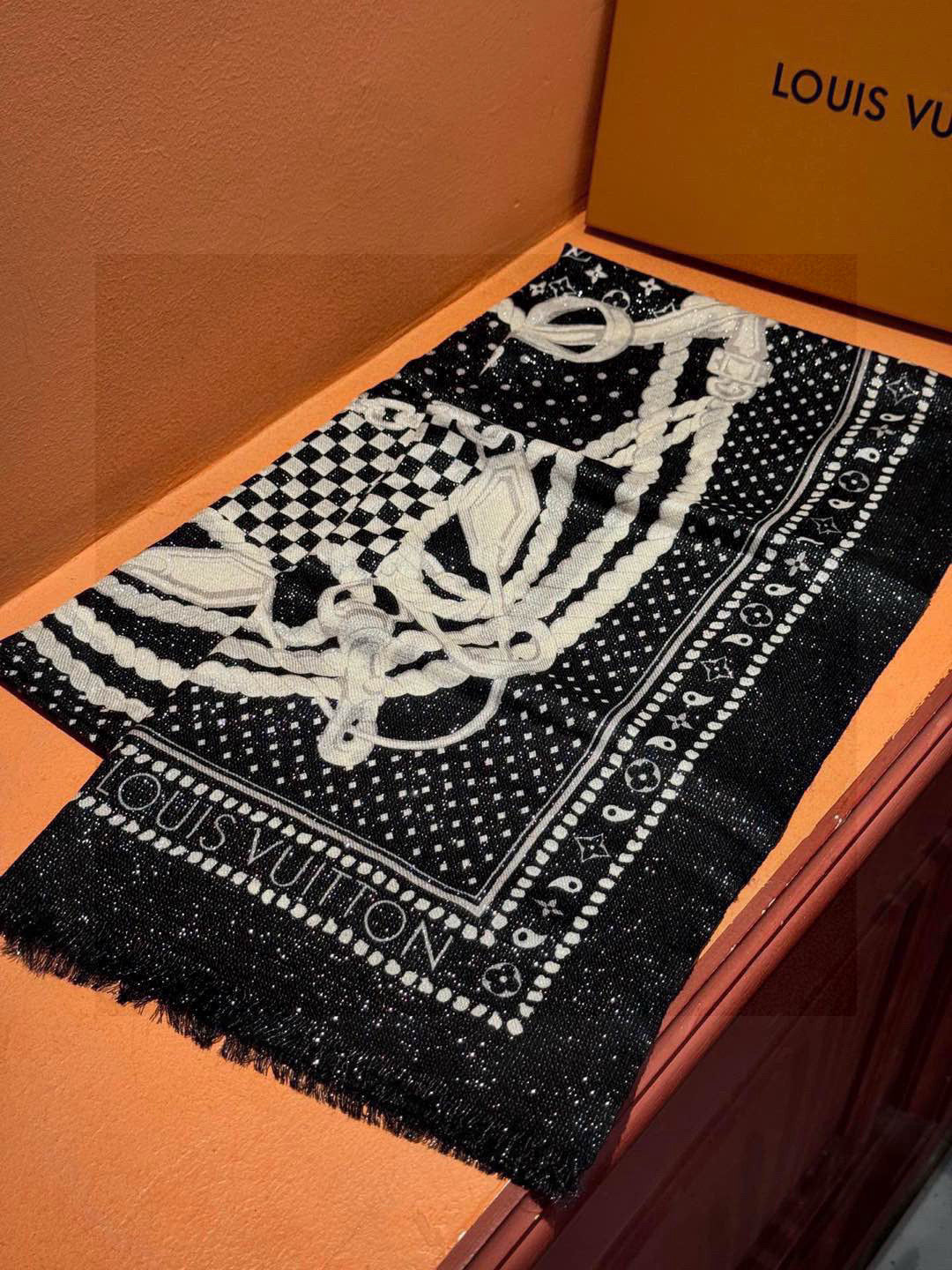 LV SCARF 200 CM IN CASHMERE 728993