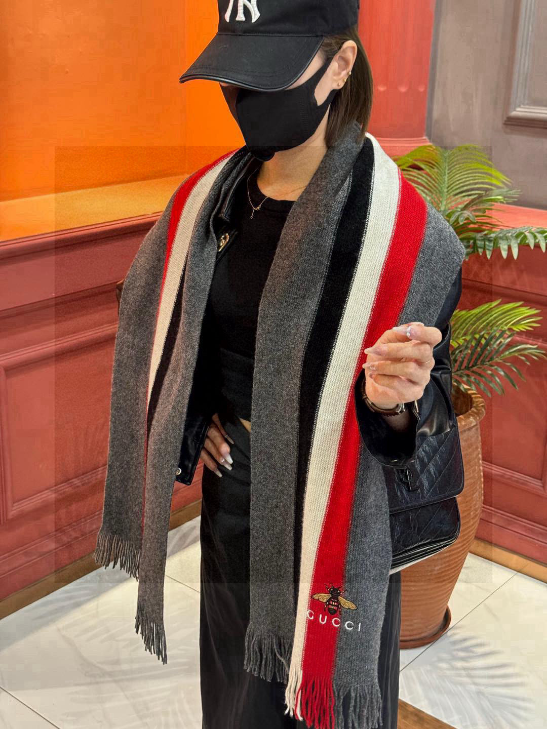 GUCCI 25S SCARF 180 IN CASHMERE 730565