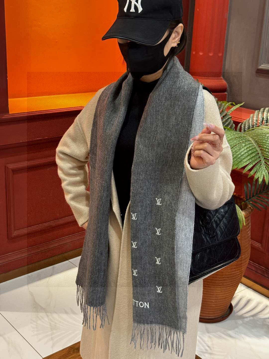 LV SCARF 180 CM IN CASHMERE 730576