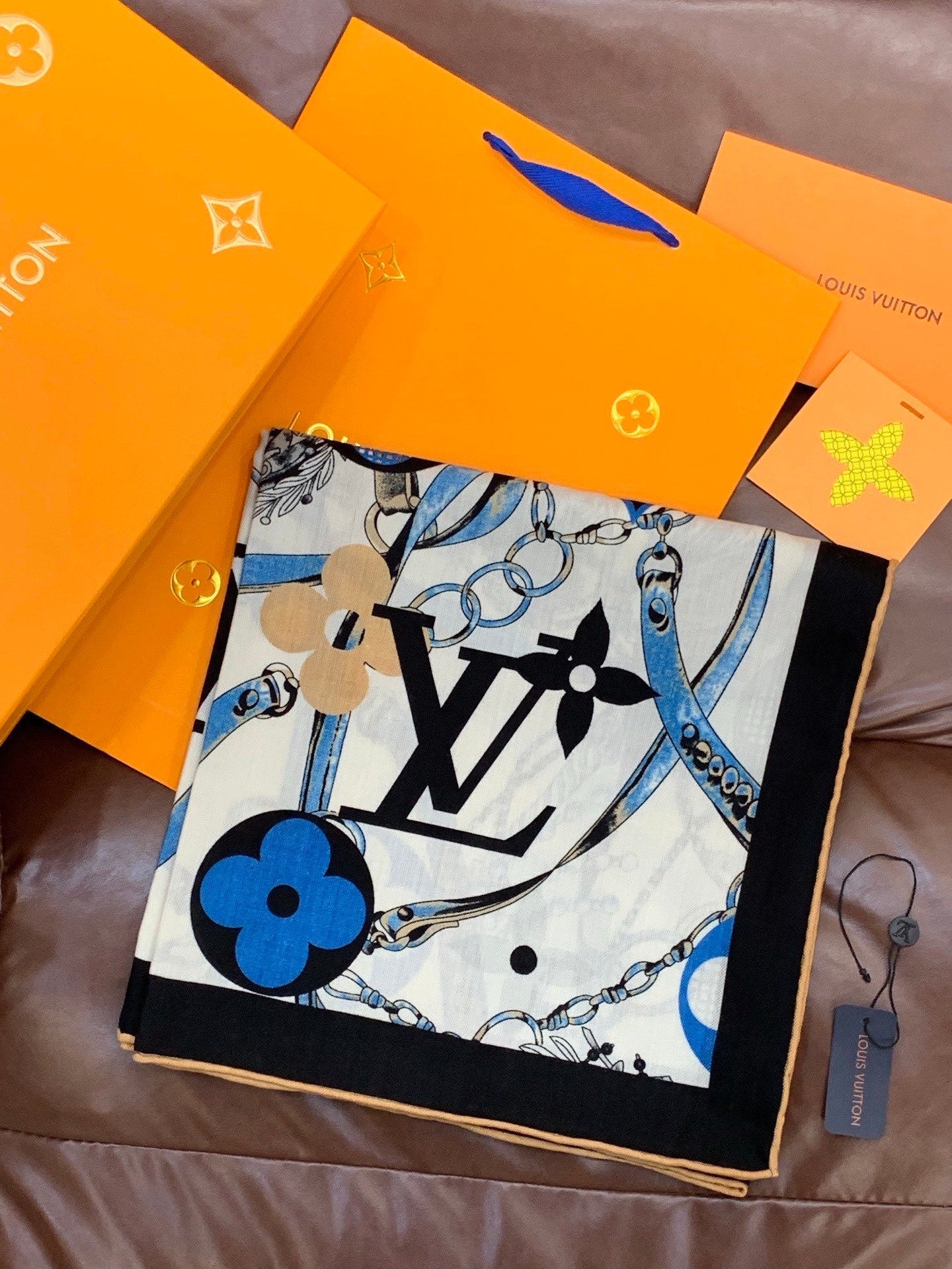 LV 26S SCARF 135 IN CASHMERE AND SILK 281169