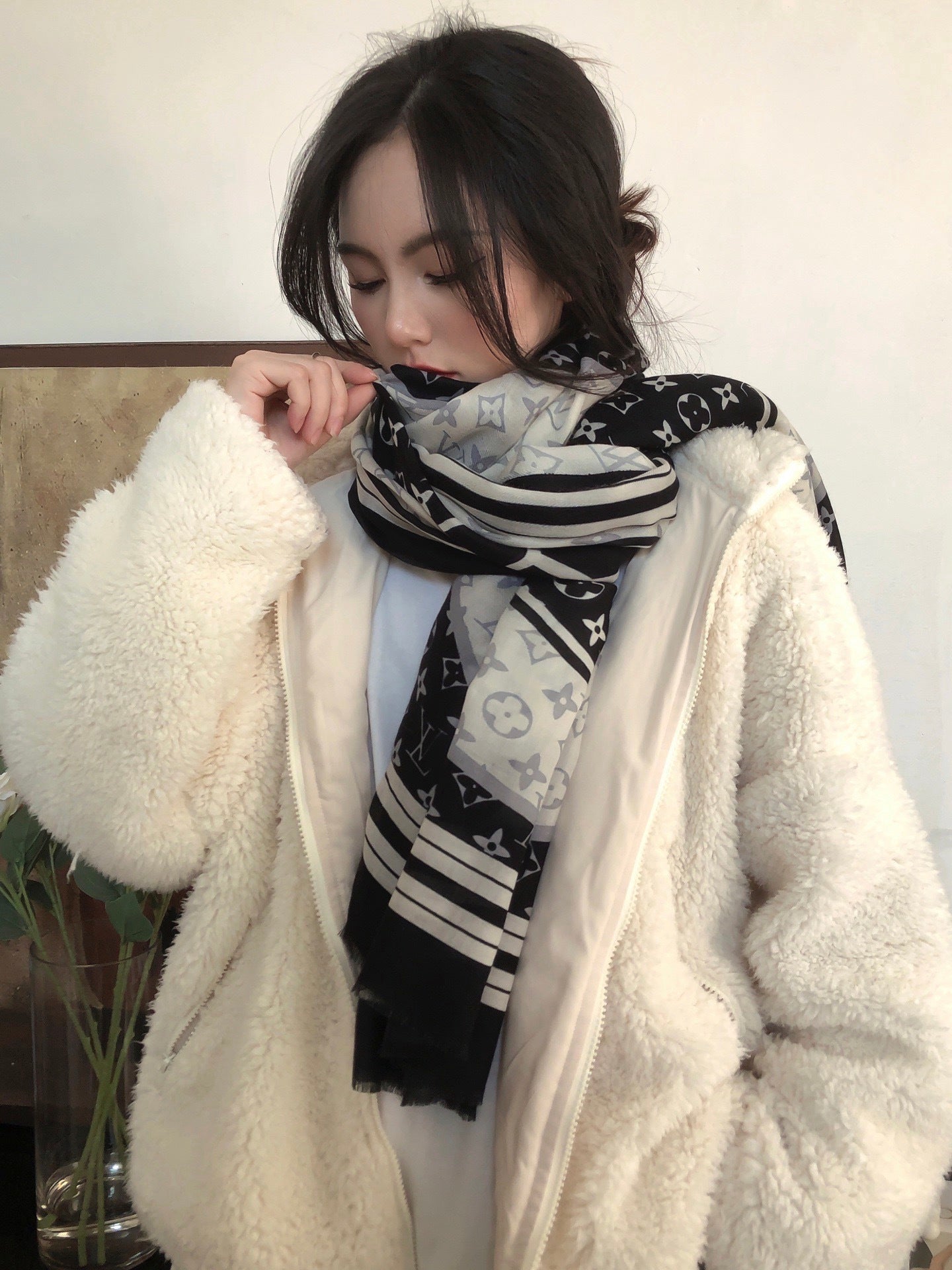 LV 26S SCARF 200 IN CASHMERE AND SILK 316732