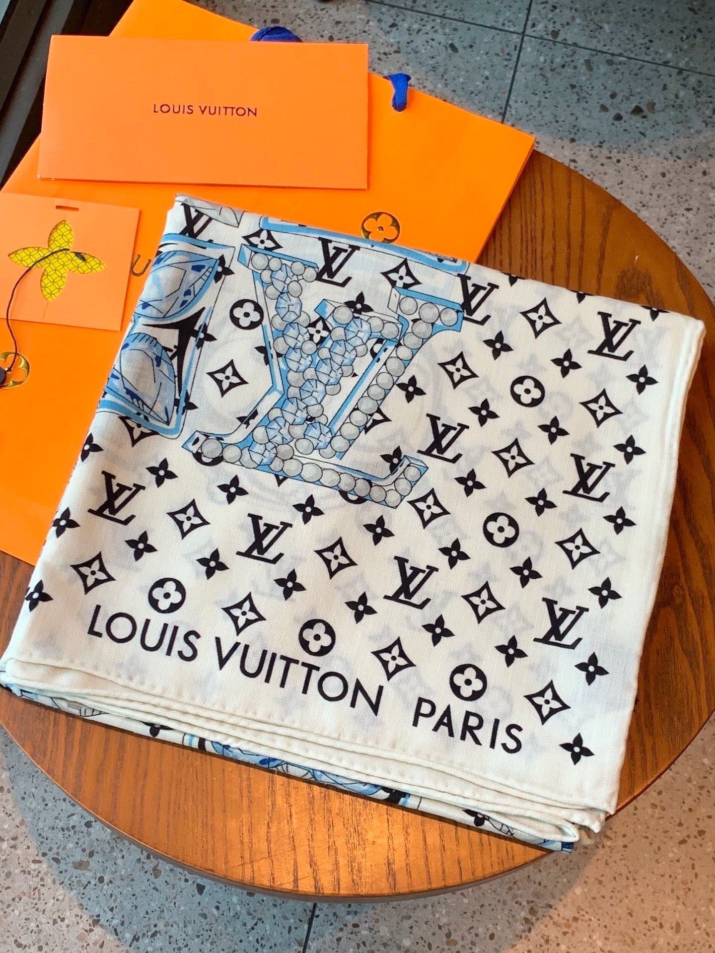 LV 26S SCARF 135 IN CASHMERE AND SILK 316755