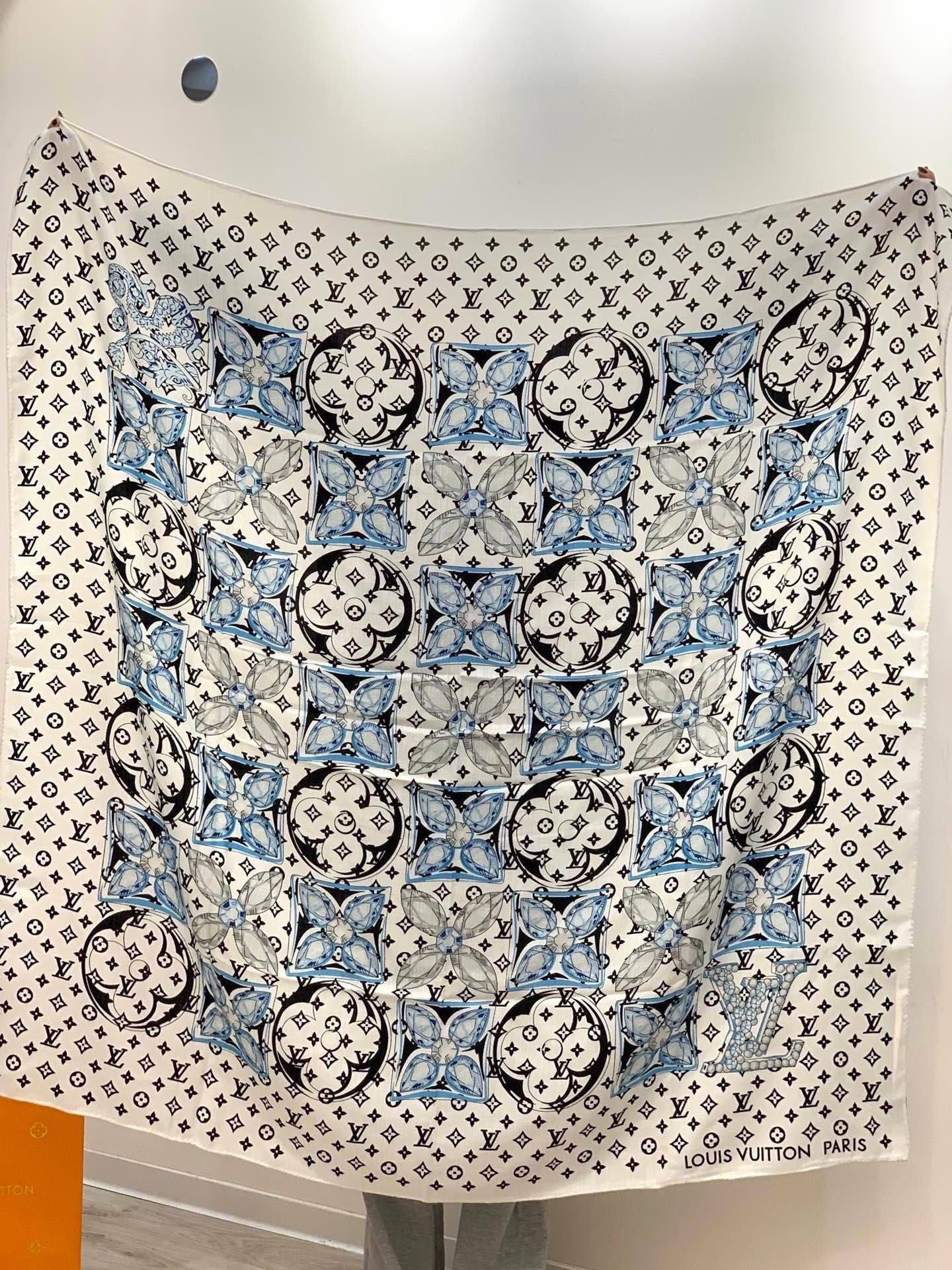 LV 26S SCARF 135 IN CASHMERE AND SILK 316755