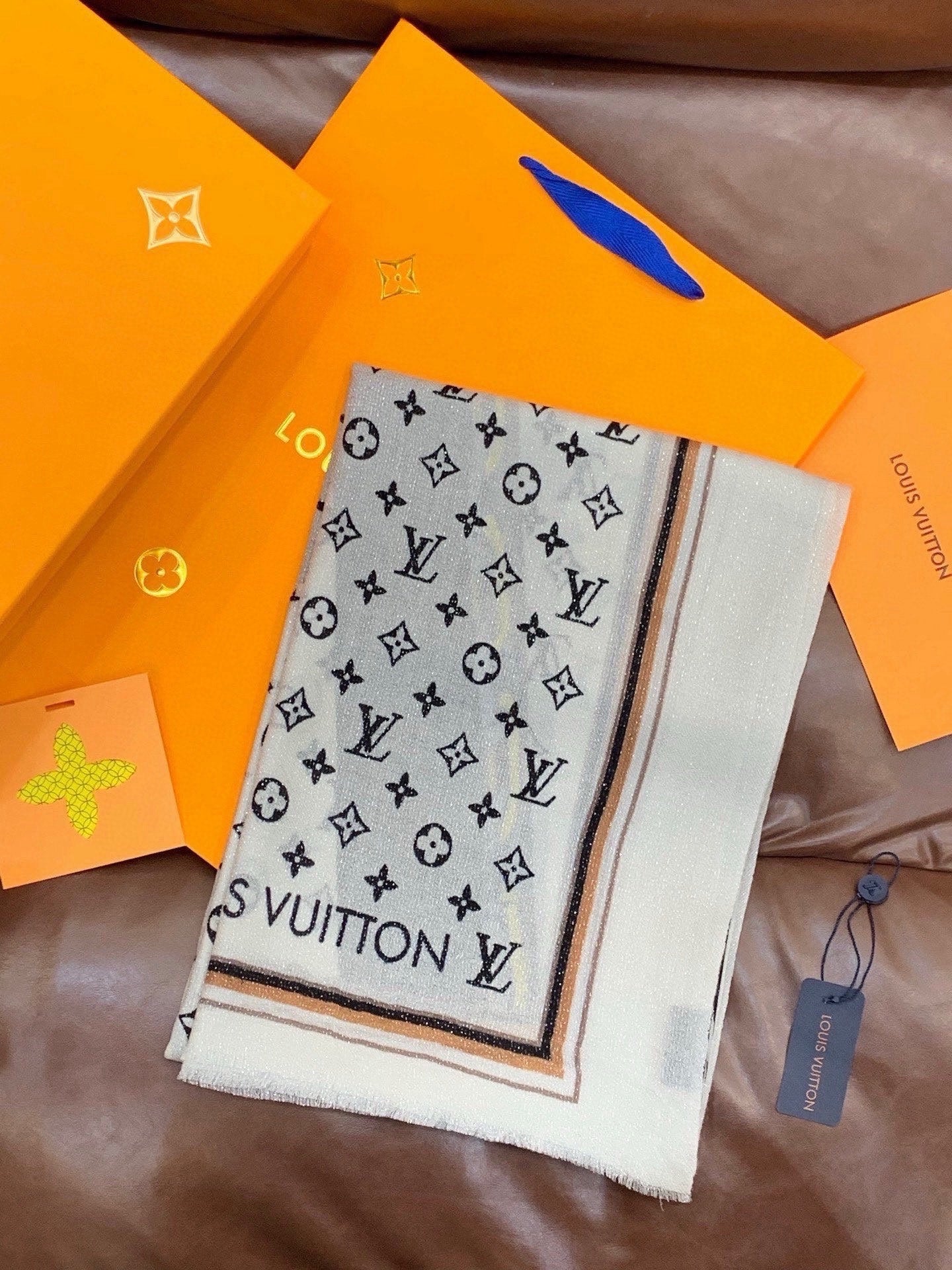 LV 26S SCARF 200 IN CASHMERE 318525