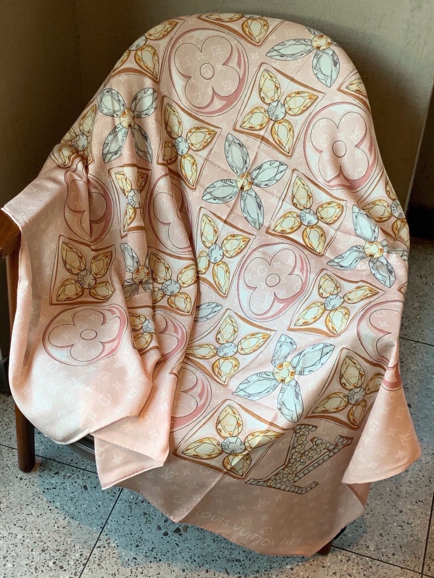 LV 26S SCARF 135 IN CASHMERE AND SILK 319846