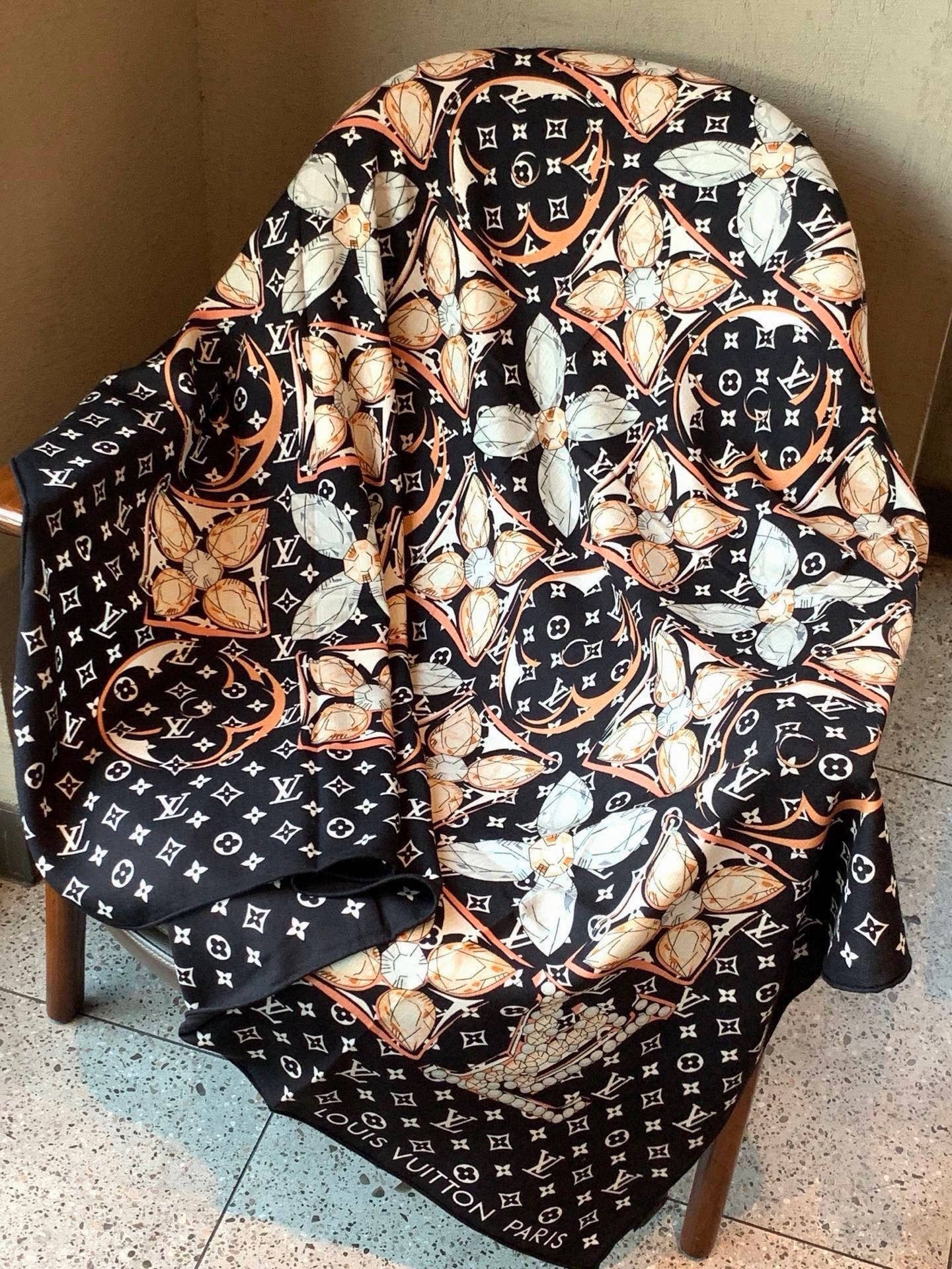 LV 26S SCARF 135 IN CASHMERE AND SILK 319847