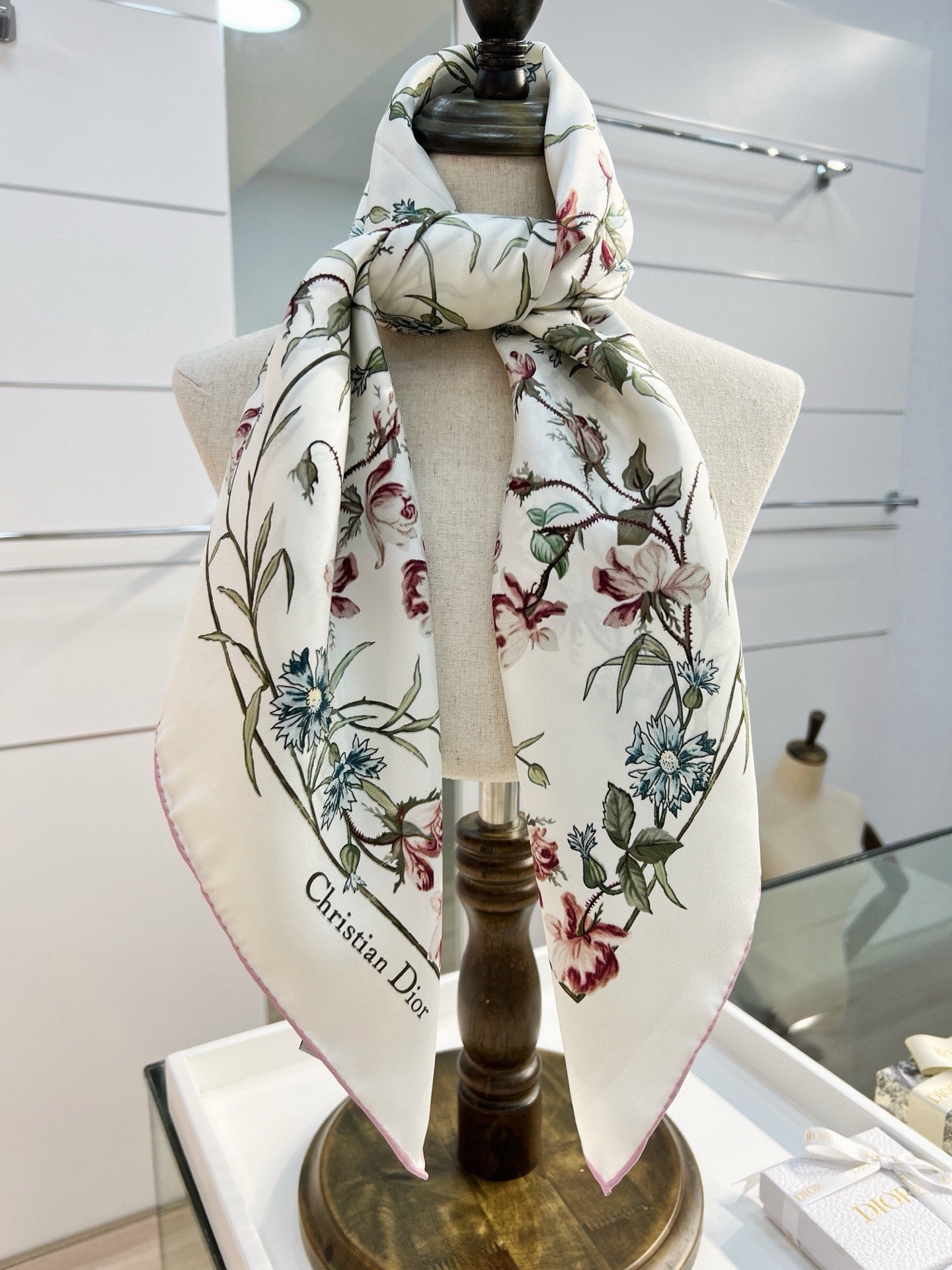 DIOR 26S SCARF 90 IN SILK 416823