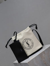 RIVE GAUCHE BUCKET BAG 23 IN WHITE CALFSKIN
