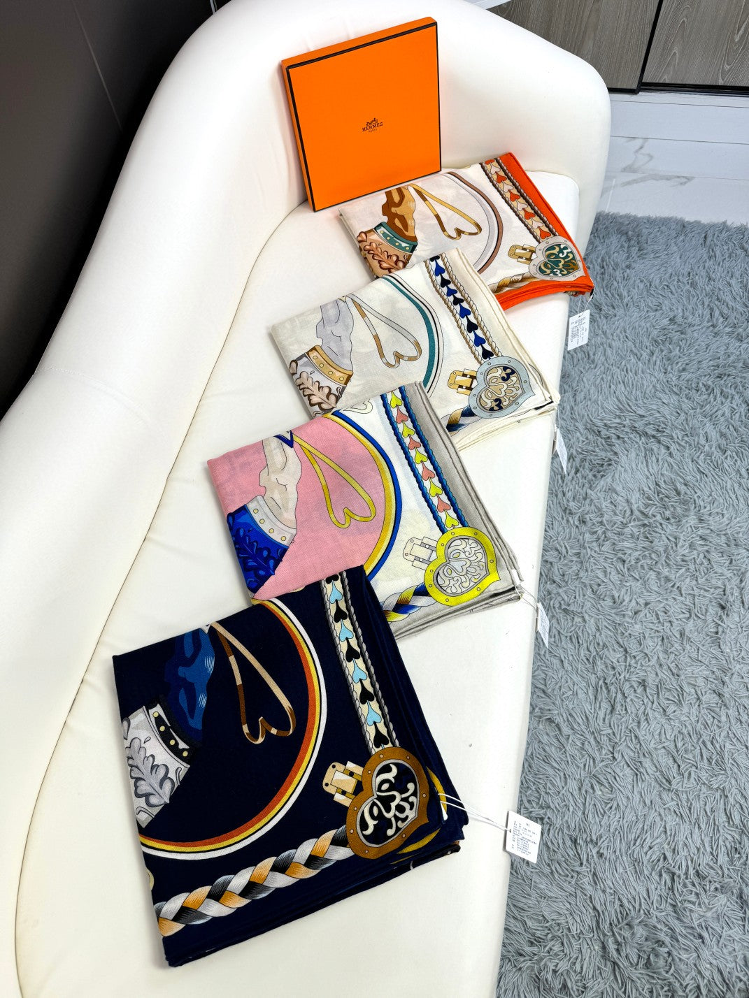 HERMES 25S SCARF 135 IN SILK 856320