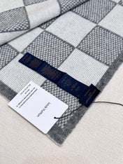 LV SCARF 180 CM IN CASHMERE 682078