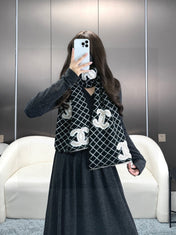 CHANEL 25S SCARF 185 IN CASHMERE 721525