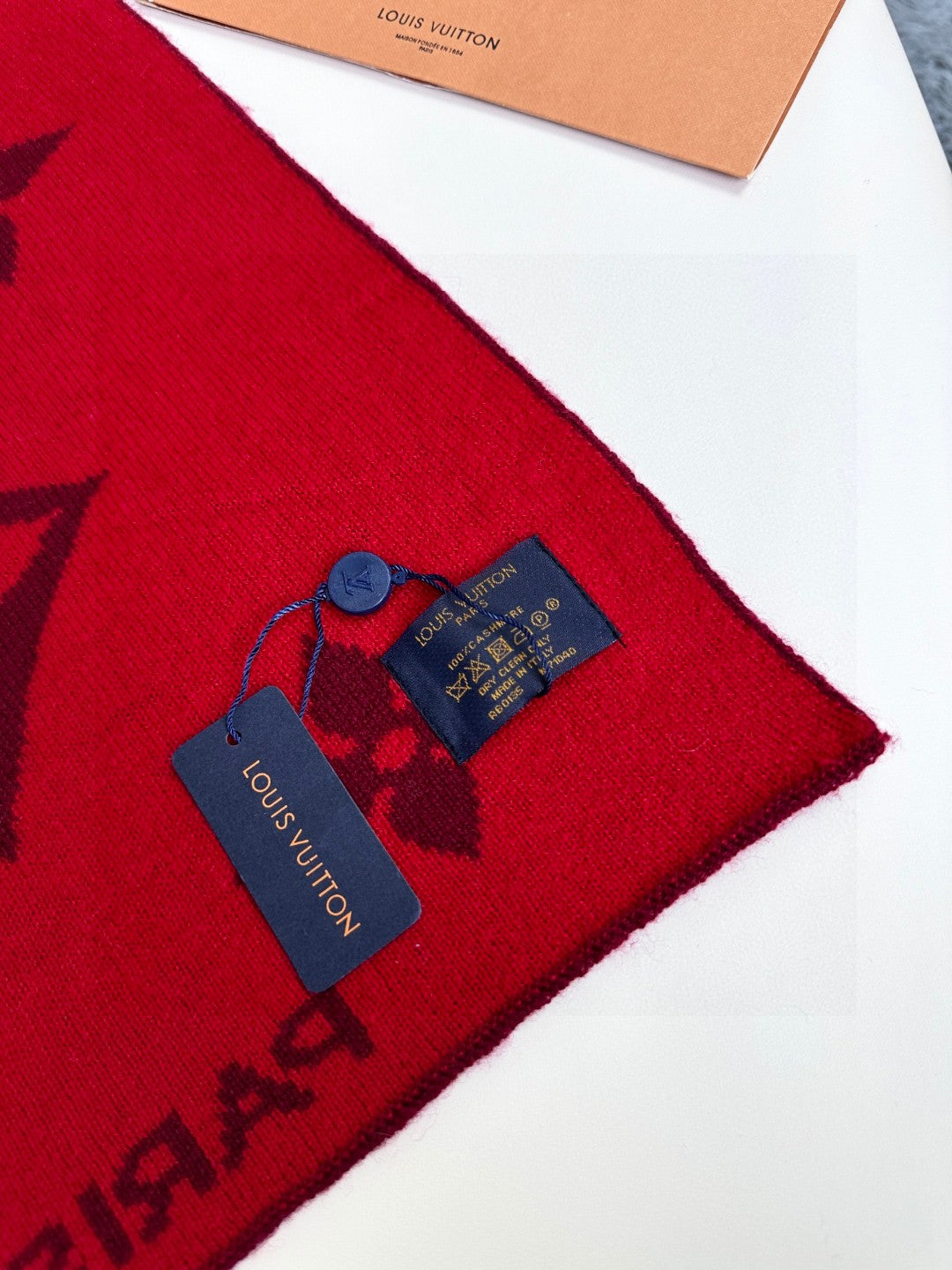 LV SCARF 180 CM IN CASHMERE 700780