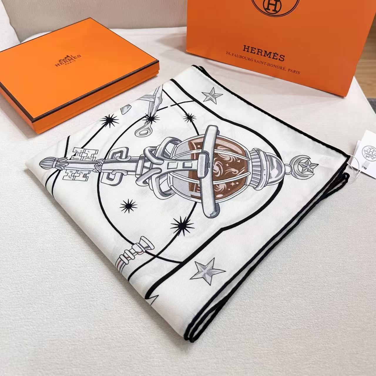 HERMES 26S SCARF 135 IN CASHMERE AND SILK 304575