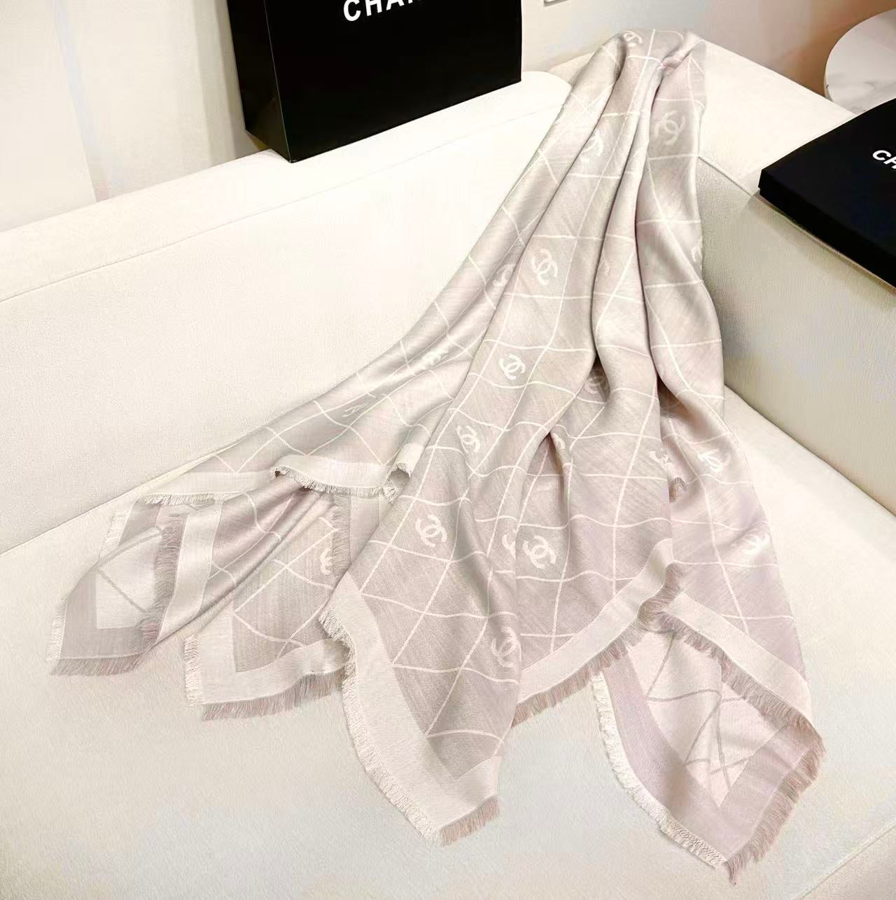 CHANEL 26S SCARF 140 IN CASHMERE AND SILK 304551