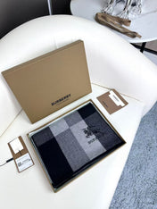 BURBERRY 26S SCARF 180CM IN CASHMERE 303179