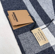BURBERRY 26S SCARF 180CM IN CASHMERE 175710
