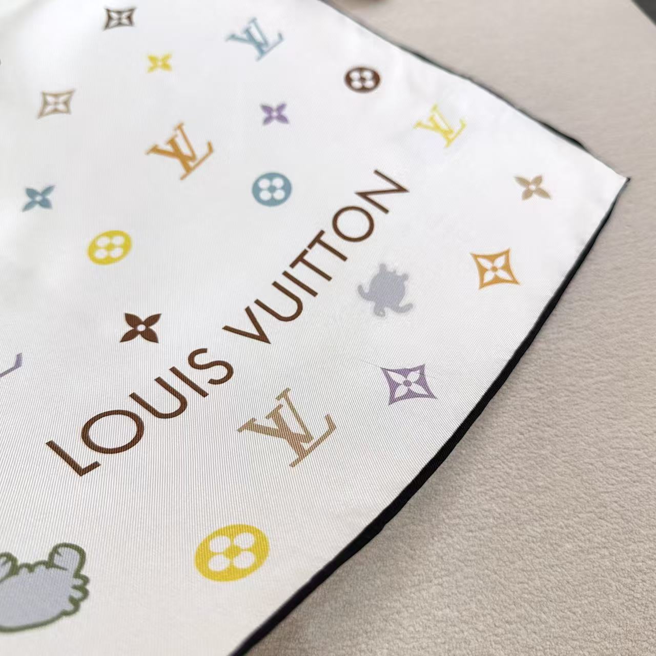LV 26S SCARF 90 IN SILK 315029