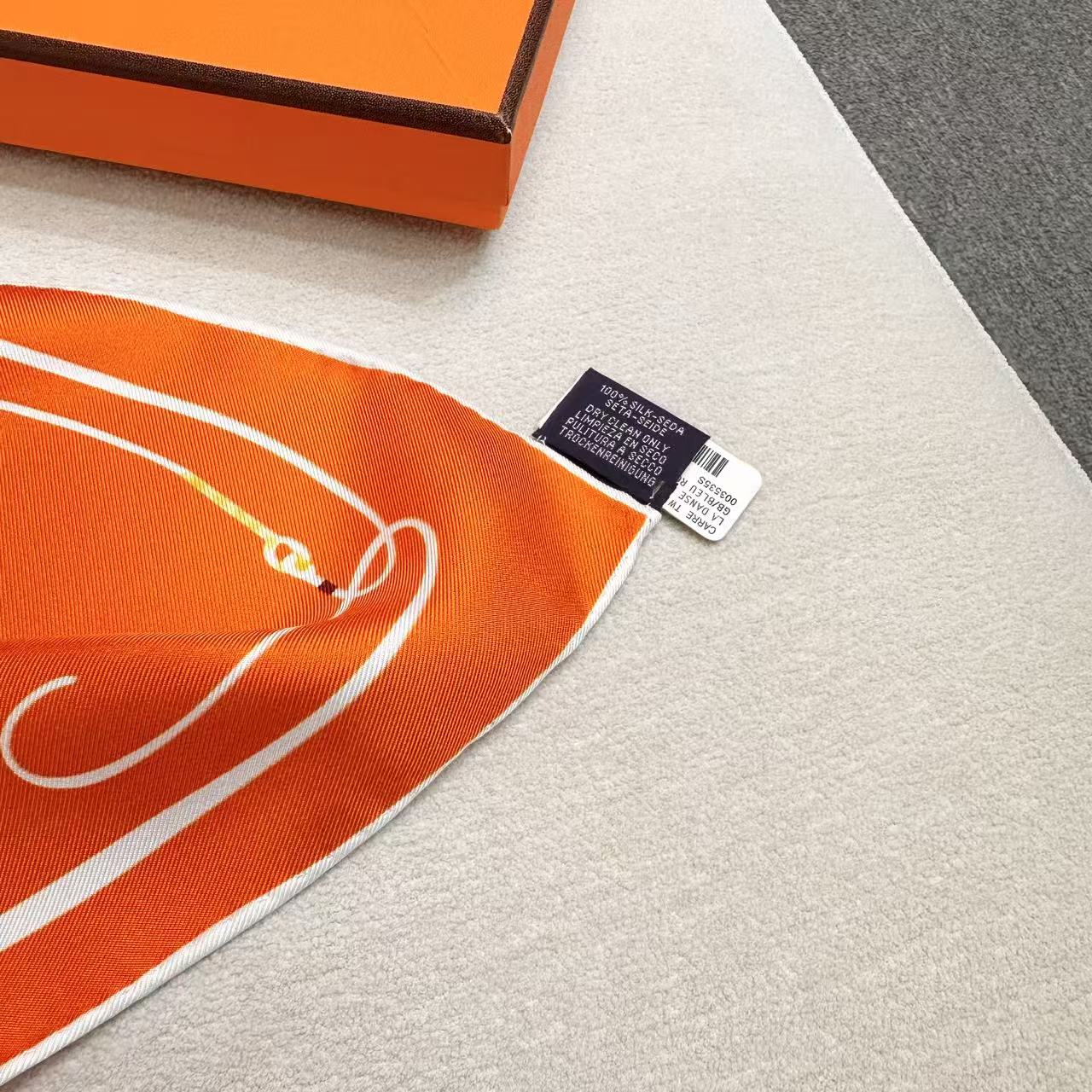 HERMES 26S SCARF 90 IN SILK 303193