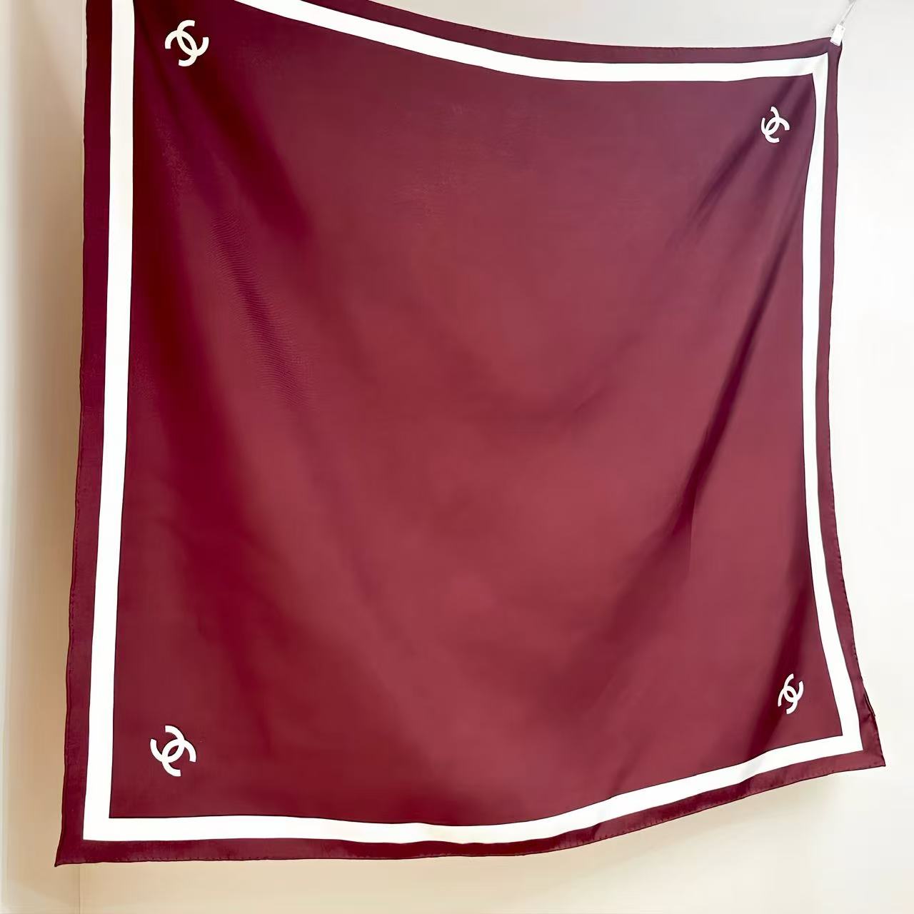 CHANEL 26S SCARF 90 IN SILK 303208