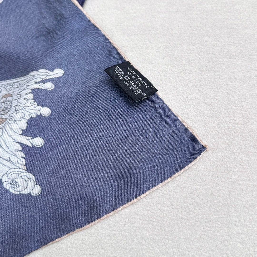 HERMES 26S SCARF 90 IN SILK AND CASHMERE 492391