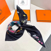 HERMES 26S PATTERNED SCARF 90 IN SILK AND CASHMERE 502226
