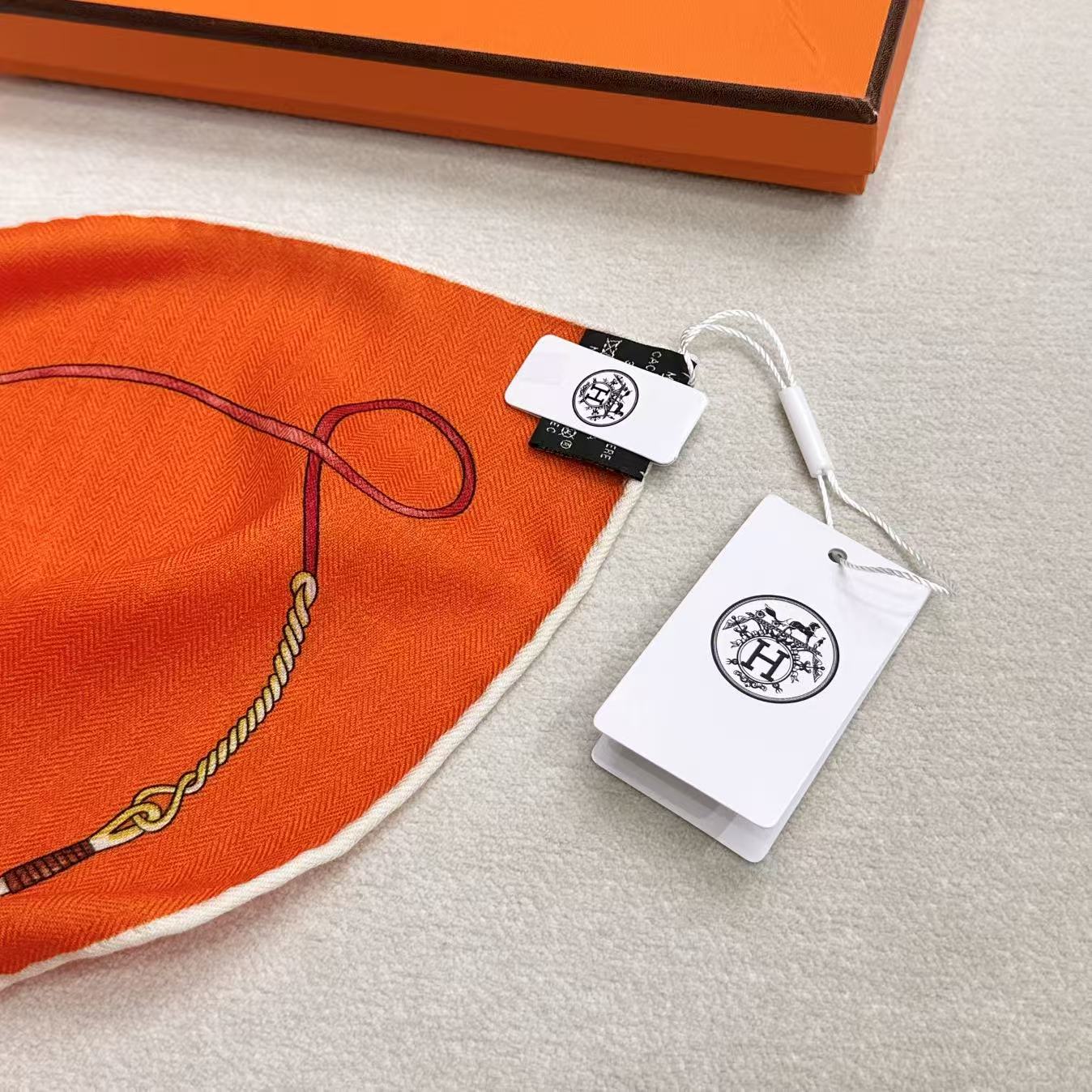 HERMES 26S SCARF 135 IN SILK AND CASHMERE 498251