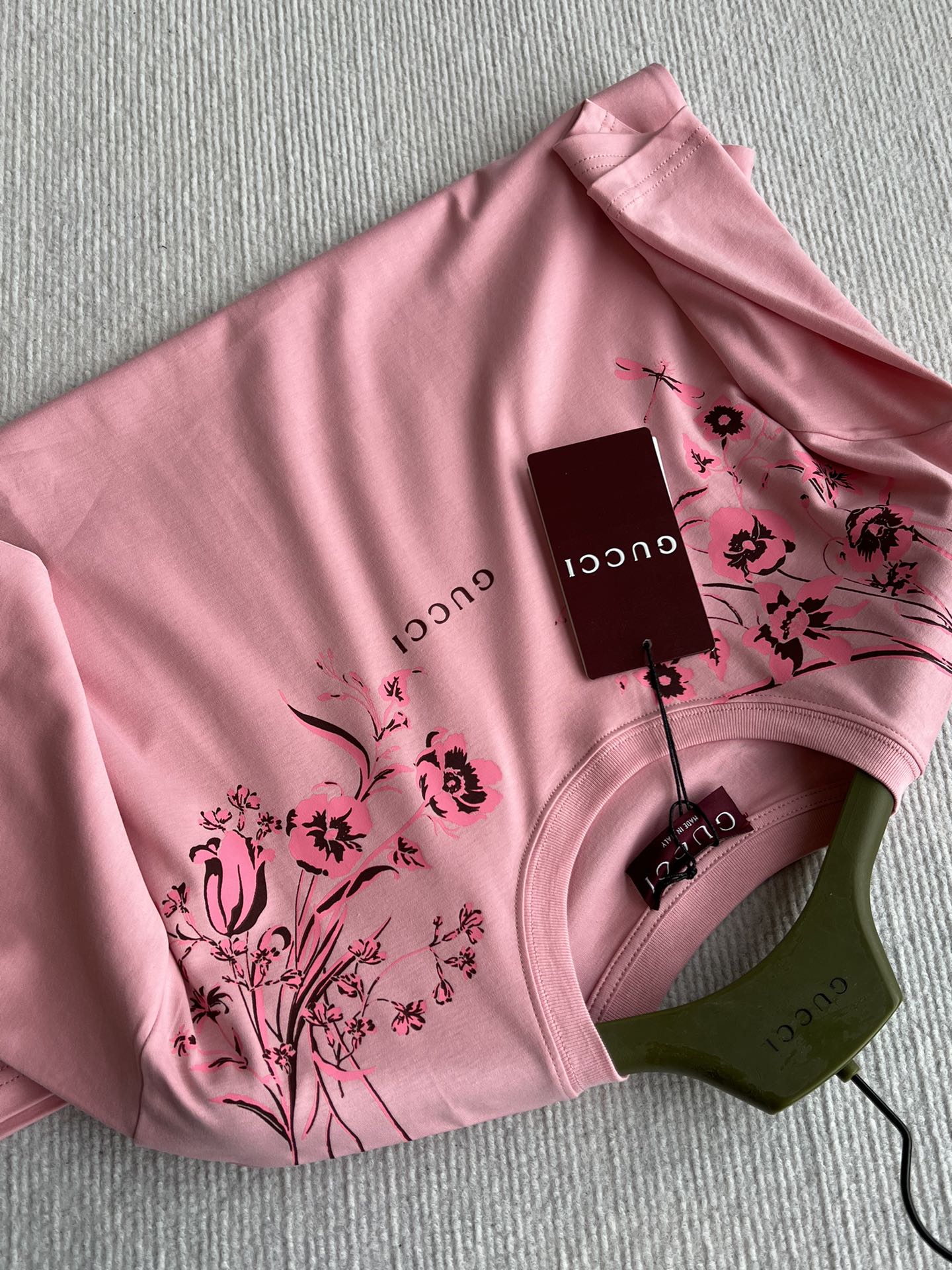 GUCCI SHORT SLEEVE LOGO PRINTED T-SHIRT 275723