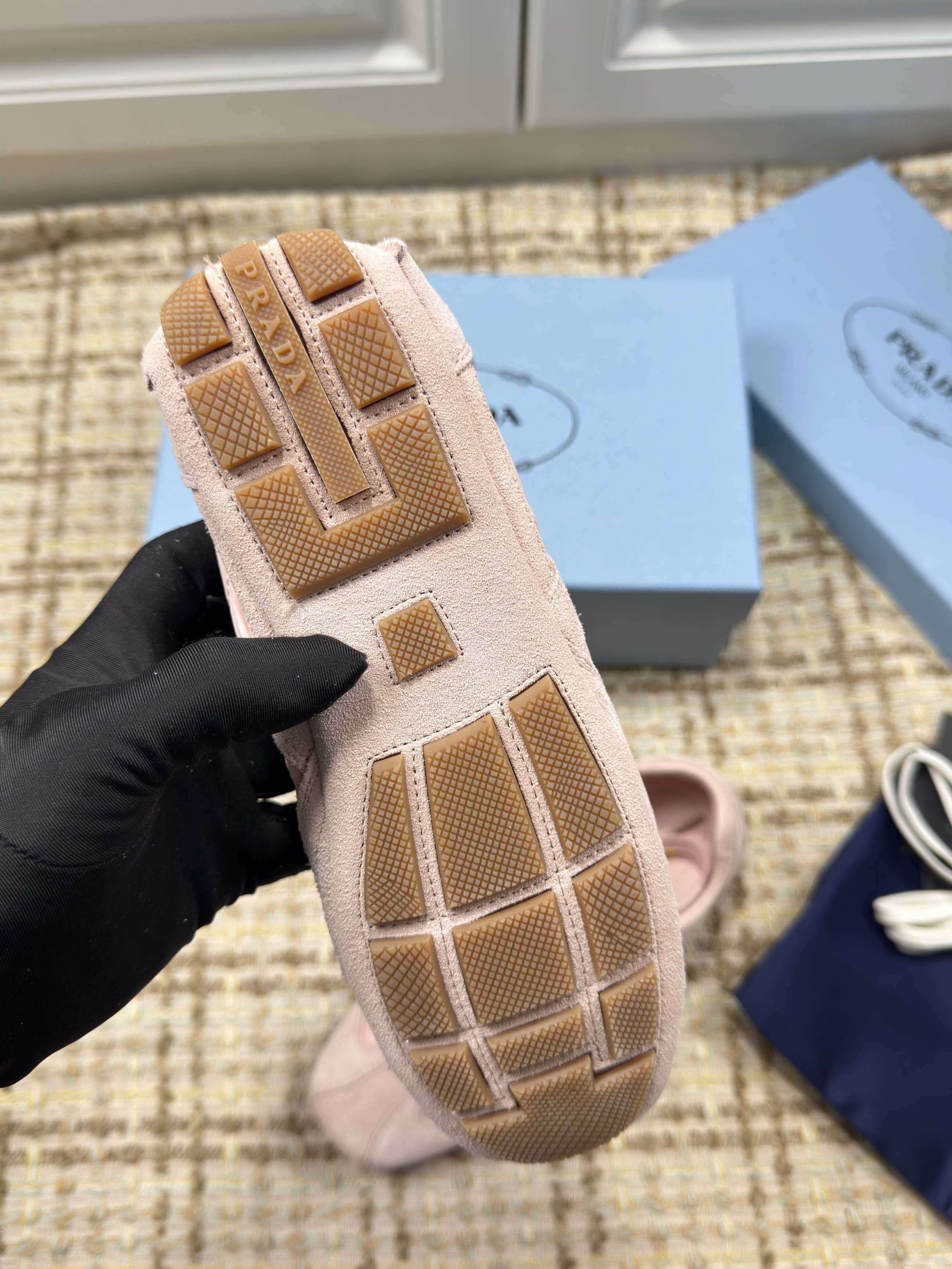 PRADA 26S LOW TOP SNEAKERS IN PINK NYLON AND SUEDE