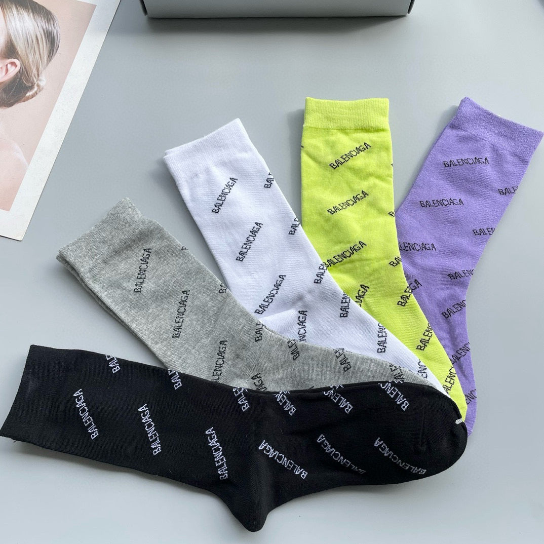 BALENCIAGA 26S CREW SOCKS 524906 (1 BOX)