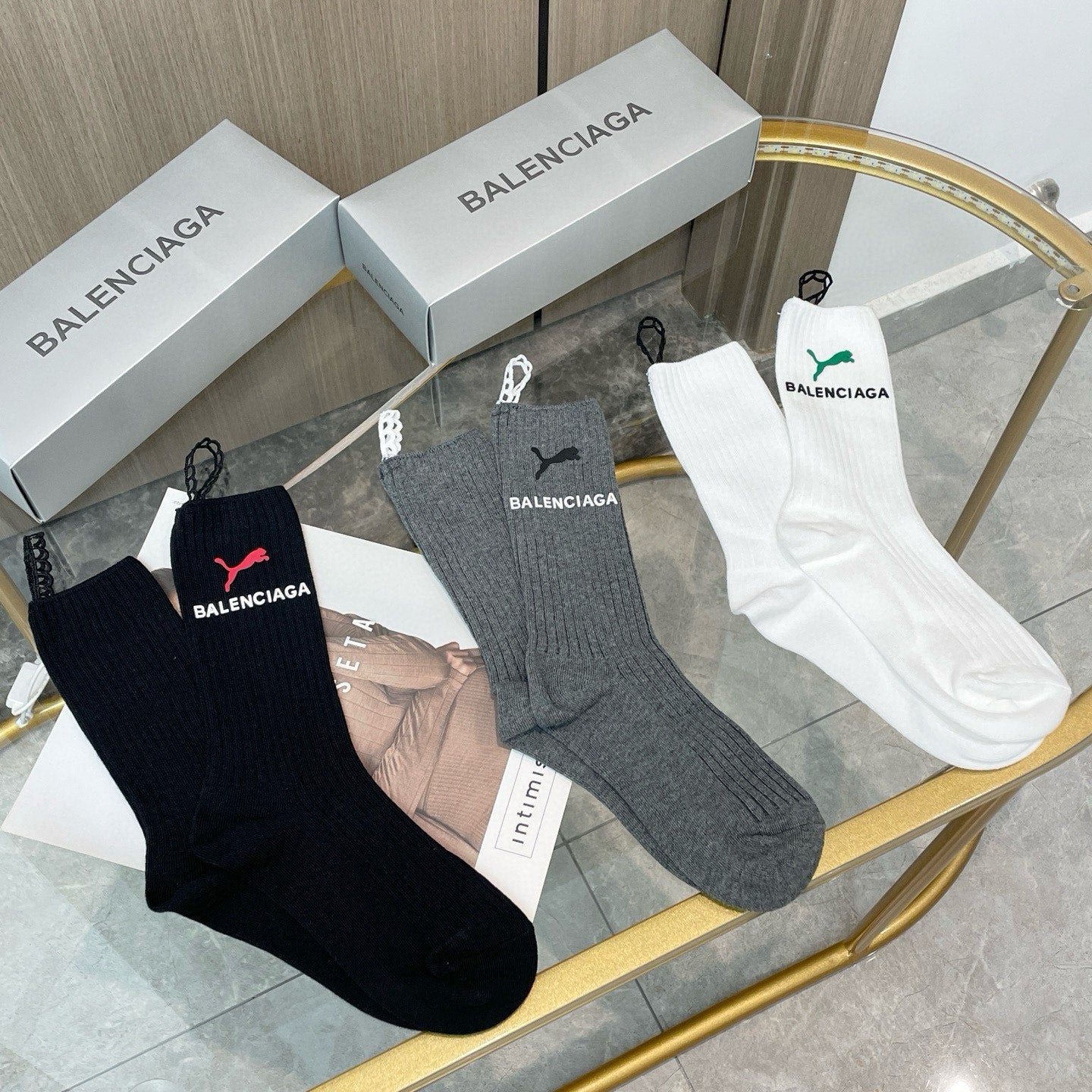 BALENCIAGA 26S CREW SOCKS 140184 (1 BOX)