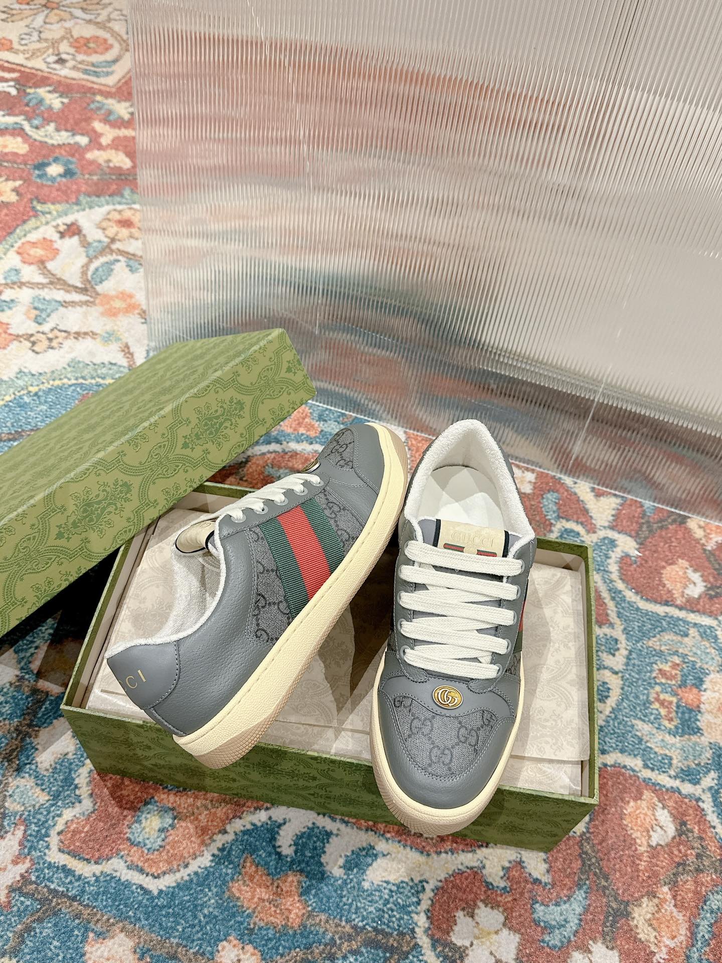 GUCCI 26S SCREENER SNEAKER IN DARK GREY CANVAS AND LEATHER