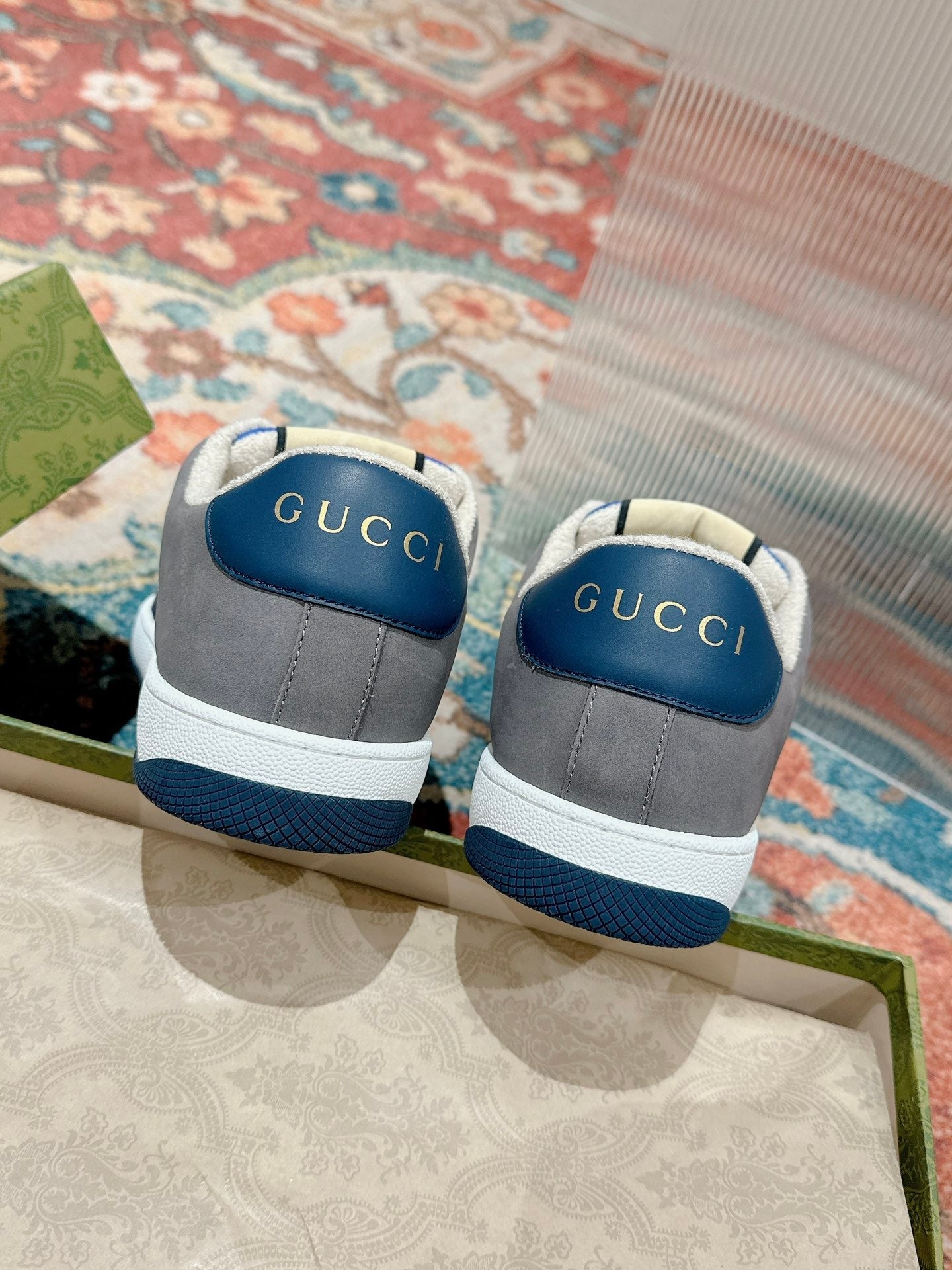 GUCCI 26S SCREENER SNEAKER IN GREY AND BLUE LEATHER