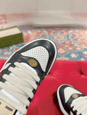 GUCCI 26S SCREENER SNEAKER IN BLACK AND WHITE LEATHER 