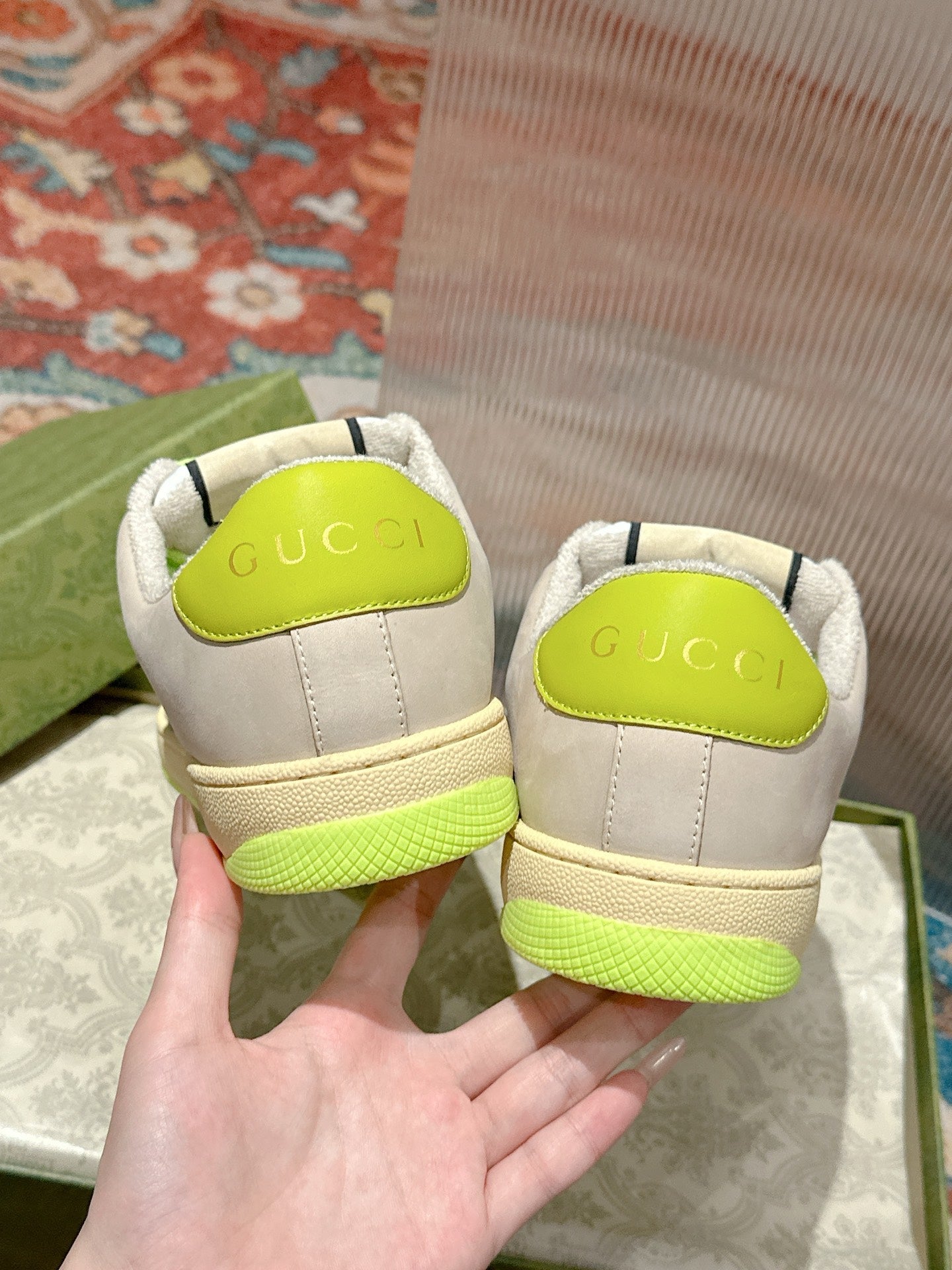 GUCCI 26S SCREENER SNEAKER IN BEIGE MIX LIGHT GREEN SUEDE