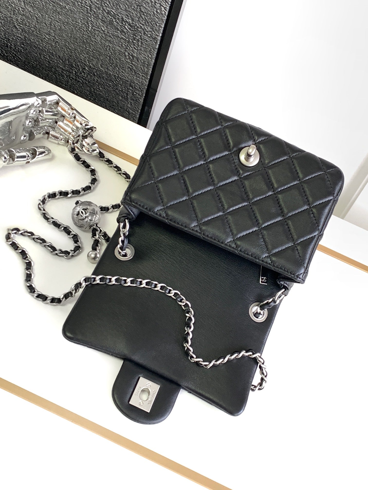 CC SMALL 17 FLAP BAG IN BLACK CALFSKIN