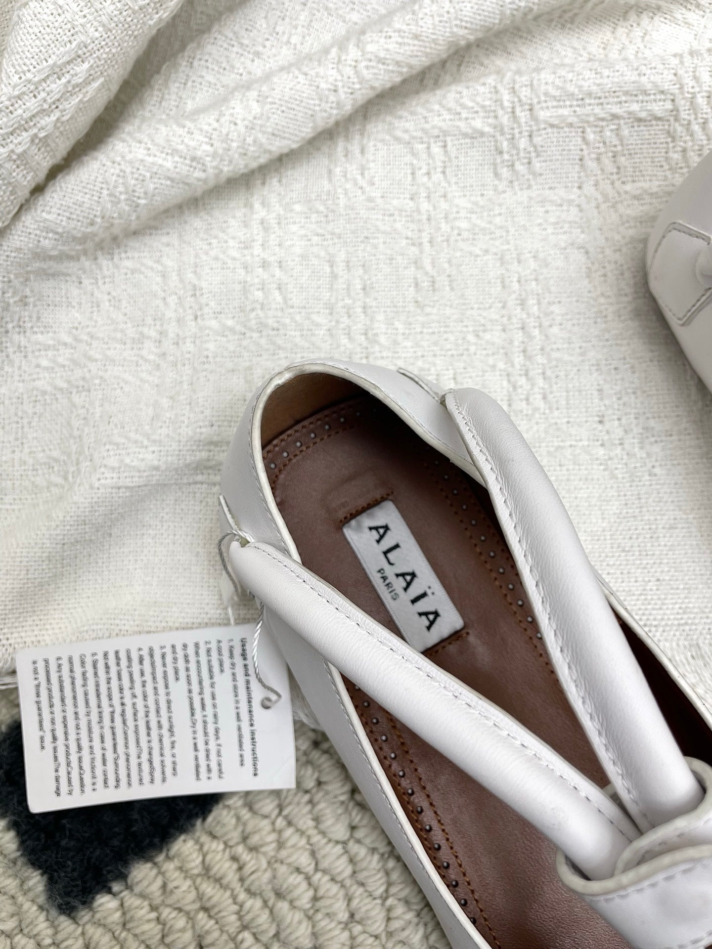 ALAIA 26S BALLET TECKEL IN WHITE CALFSKIN