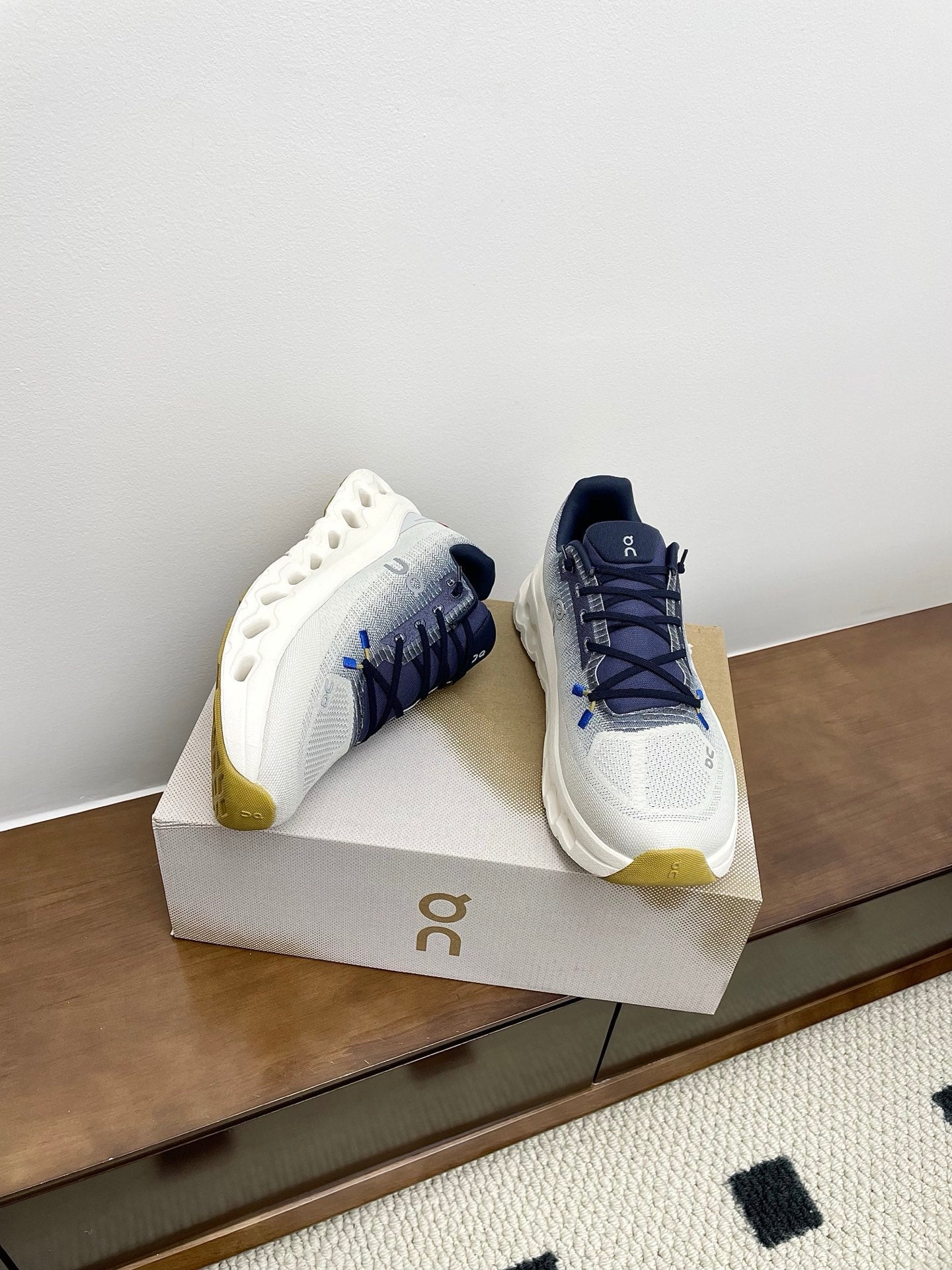 LOEWE 26S CLOUDTILT SNEAKER IN DARK BLUE IVORY RECYCLED POLYESTER