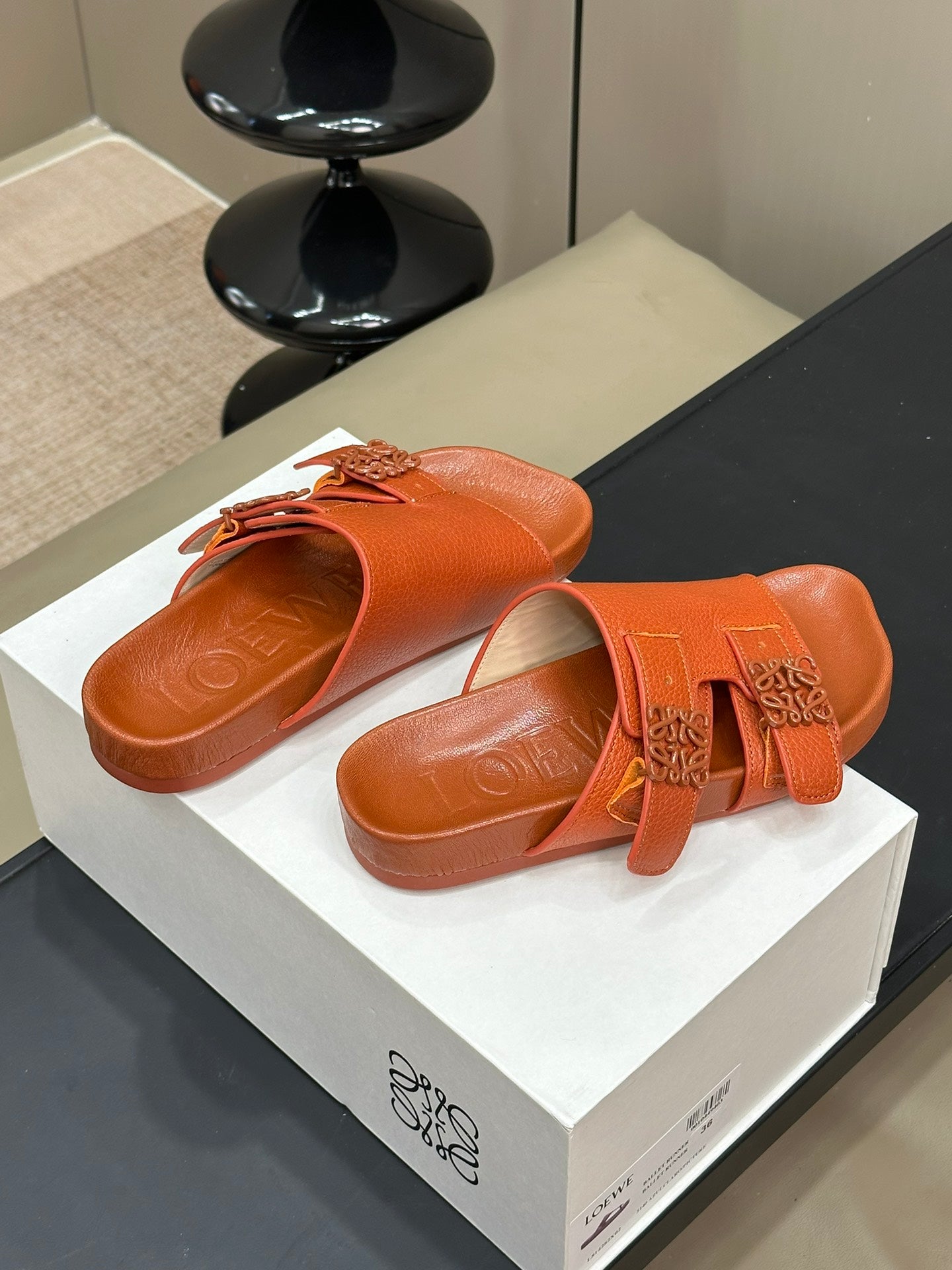 LOEWE 26S EASE SLIDE IN ORANGE CALFSKIN