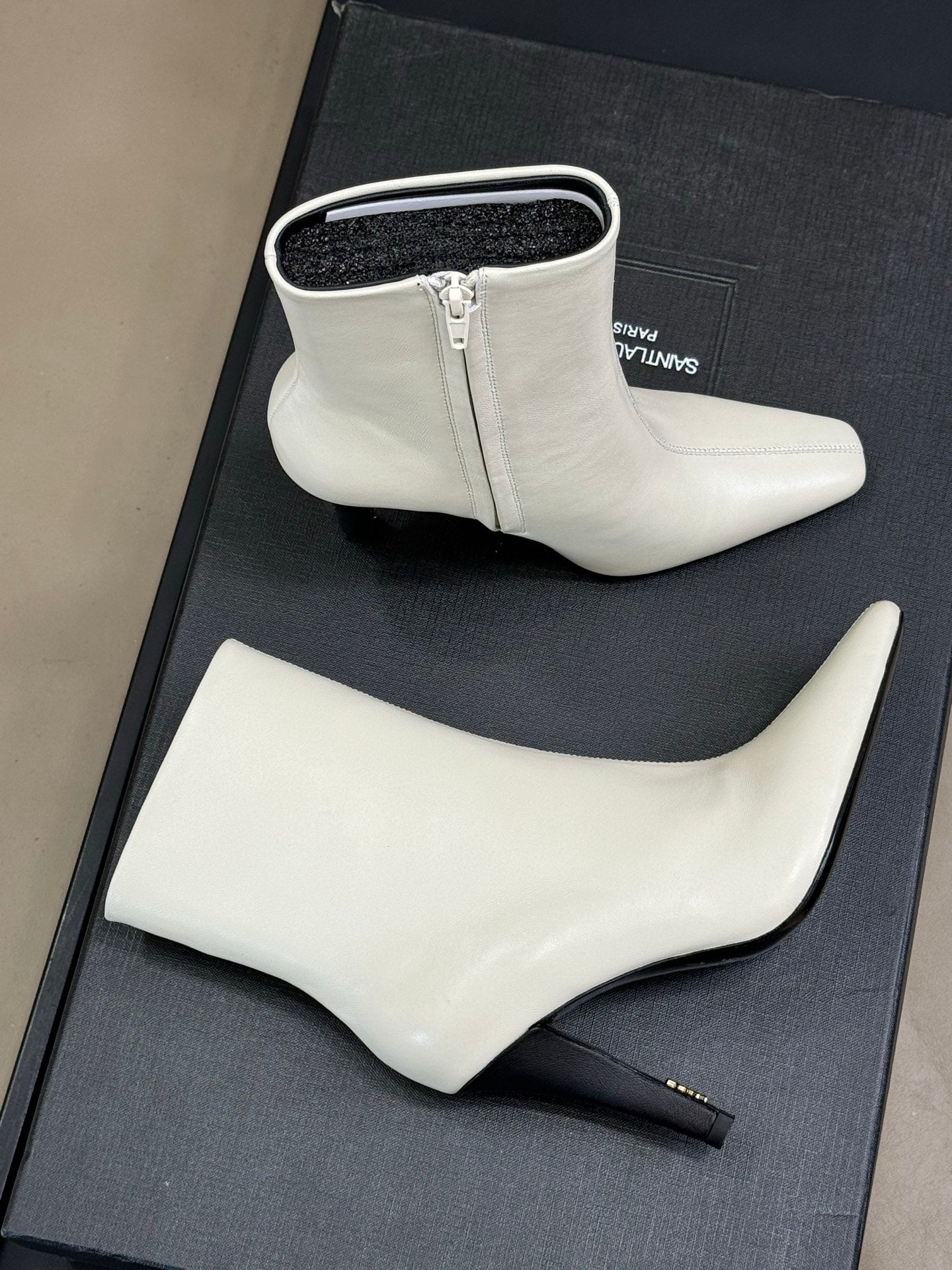 YSL 26S HEELED BOOTS IN WHITE CALFSKIN