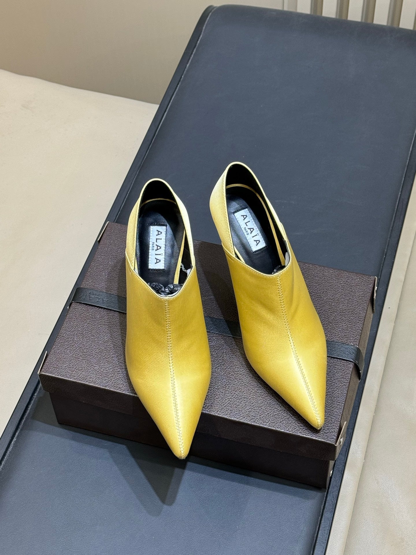 ALAIA 26S TRANSPARENT HIGH HEELS IN YELLOW SATIN