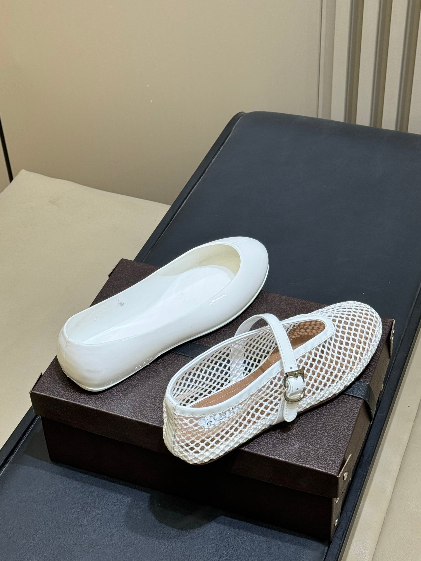 ALAIA 26S MARY JANE BALLET FLATS IN WHITE MESH AND GLOSSY CALFSKIN