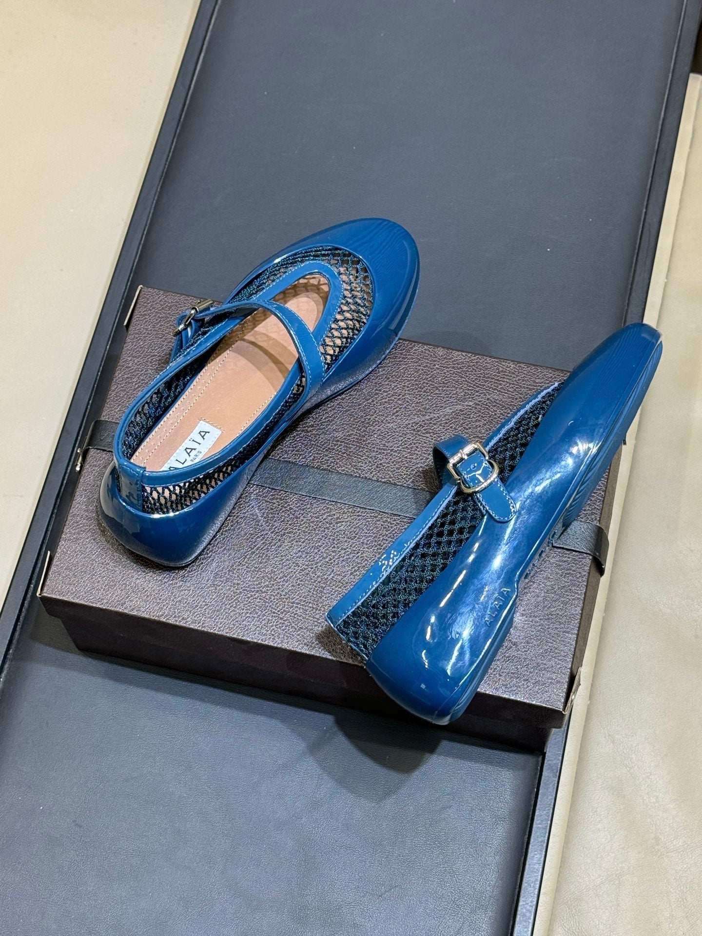 ALAIA 26S MARY JANE BALLET FLATS IN DARK BLUE MESH AND GLOSSY CALFSKIN