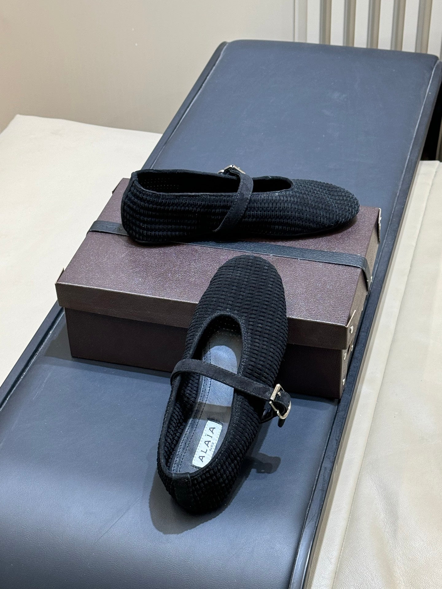 ALAIA 26S KNIT BALLET FLATS IN BLACK SUEDE