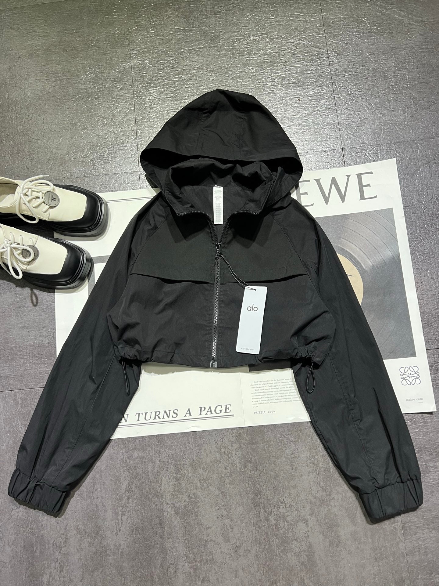 ALO 26S HOODED CROPPED JACKET & SHORTS SET 275