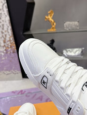 LV 26S LOW TOP SNEAKERS IN WHITE CALFSKIN