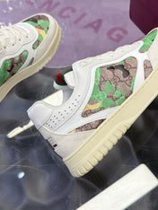 GUCCI 26S SNEAKER IN WHITE AND GREEN CALFSKIN