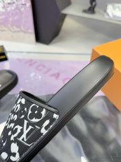 LV 26S SLIDE SANDALS IN BLACK WHITE CALFSKIN AND CANVAS