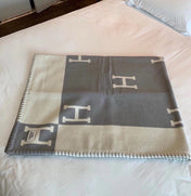 TIGRE BAYADERE BLANAVALON III THROW BLANKET IN LIGHT GRAY CASHMERE 407144