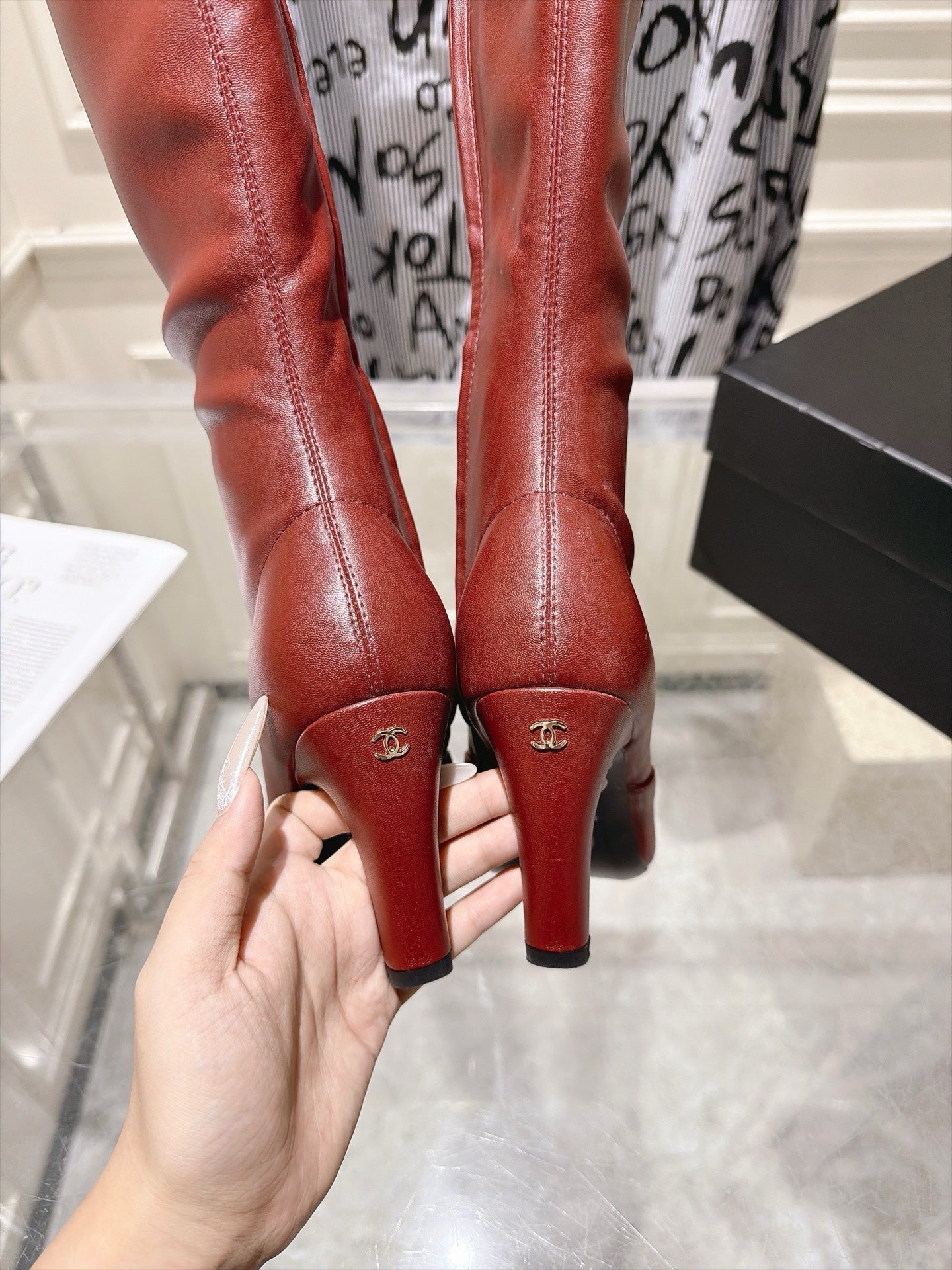 CHANEL 26S HIGH HEEL KNEE HIGH BOOTS 80 MM IN BURGUNDY CALFSKIN AND BLACK PATENT LEATHER